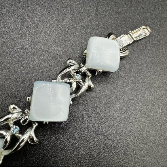 Vintage 1950s Coro Thermoset in Icy Blue Chunky Link Bracelet 7.5in - Picture 7 of 11